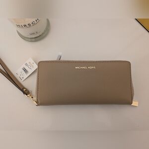 Michael Kors Long Jet Set Large Wallet  Nwt Gorgeous